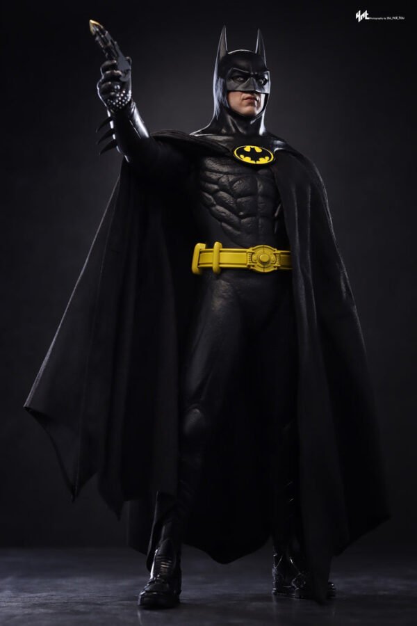 HOT TOYS 1/6 MMS693 BATMAN 1989 DELUXE - Image 6