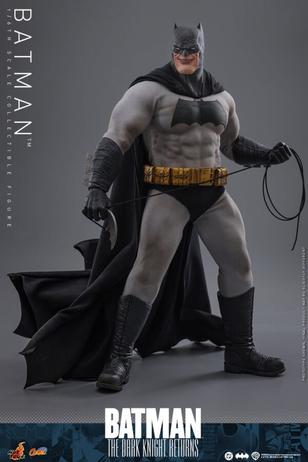 Pre Order HOT TOYS 1/6 BATMAN THE DARK KNIGHT RETURNS - Image 3