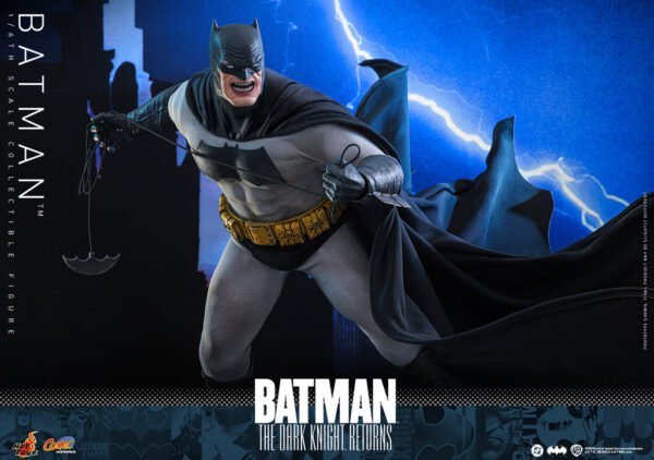 Pre Order HOT TOYS 1/6 BATMAN THE DARK KNIGHT RETURNS - Image 6