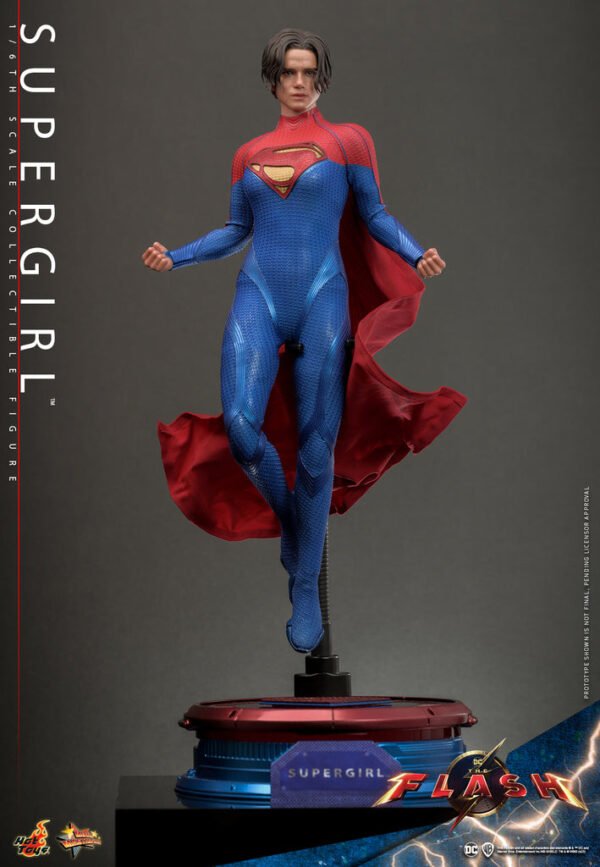 HOT TOYS 1/6 MMS715 SUPERGIRL - Image 3